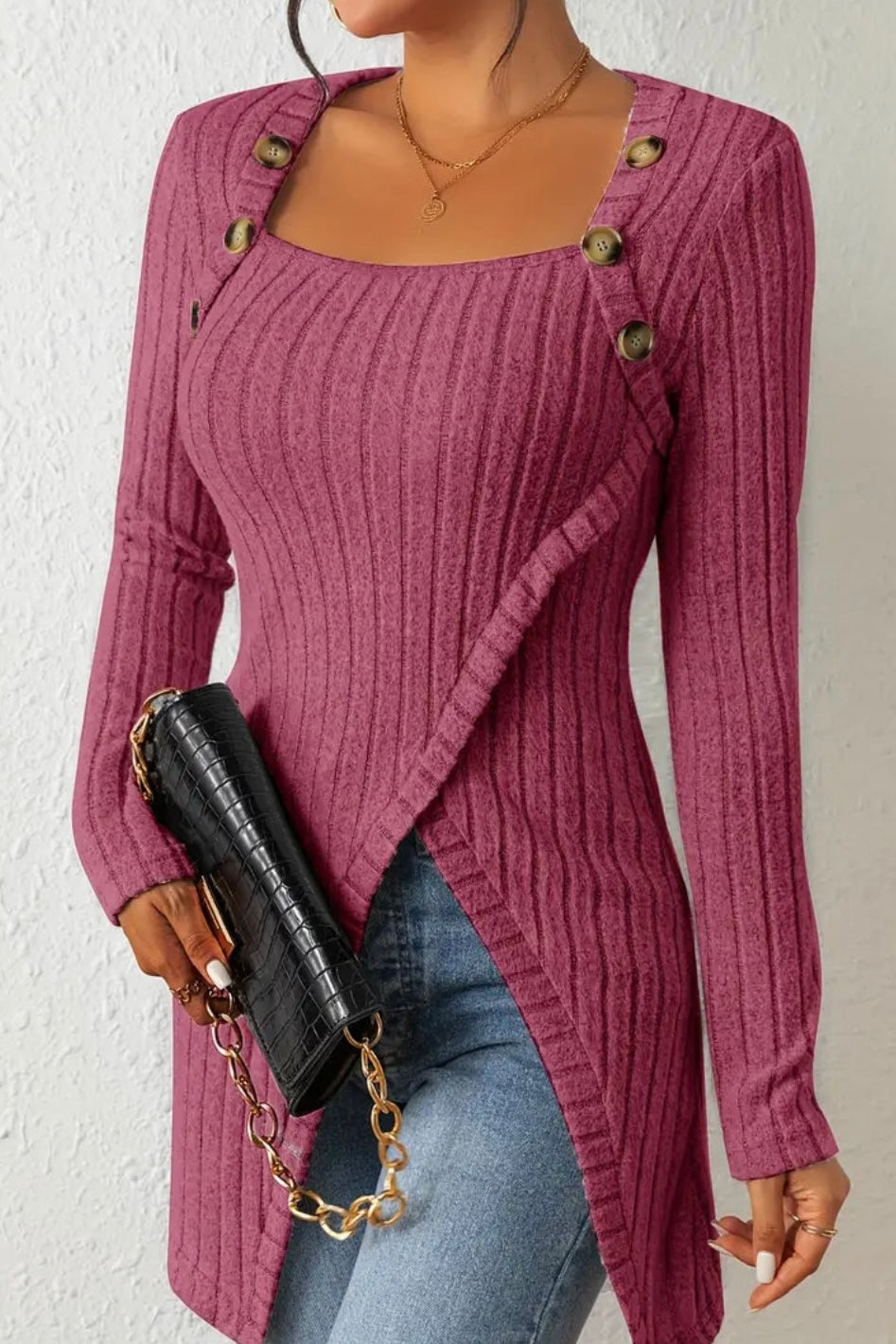 JULIA - ASYMMETRIC TOP WITH BUTTONS AND RIBBED STRUCTURE