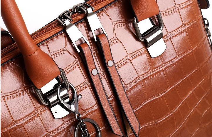 4-in-1 Handbag Set – Modern & Stylish Design