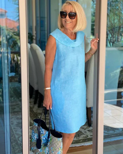 PERLA – Sleeveless Shift Dress with Round Neckline